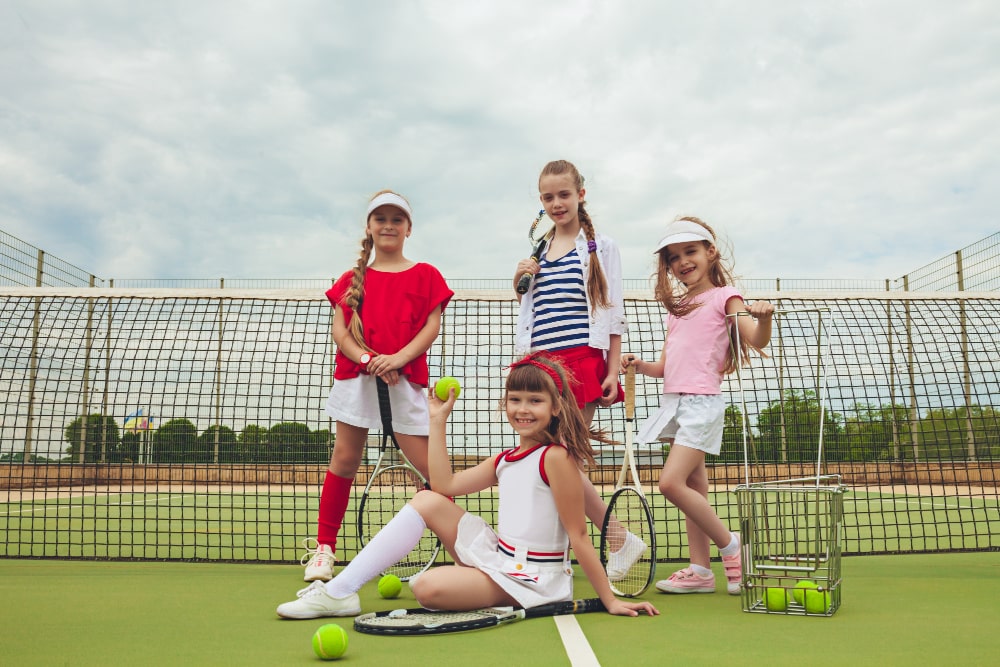 С какого возраста лучше отдавать ребёнка в большой теннис