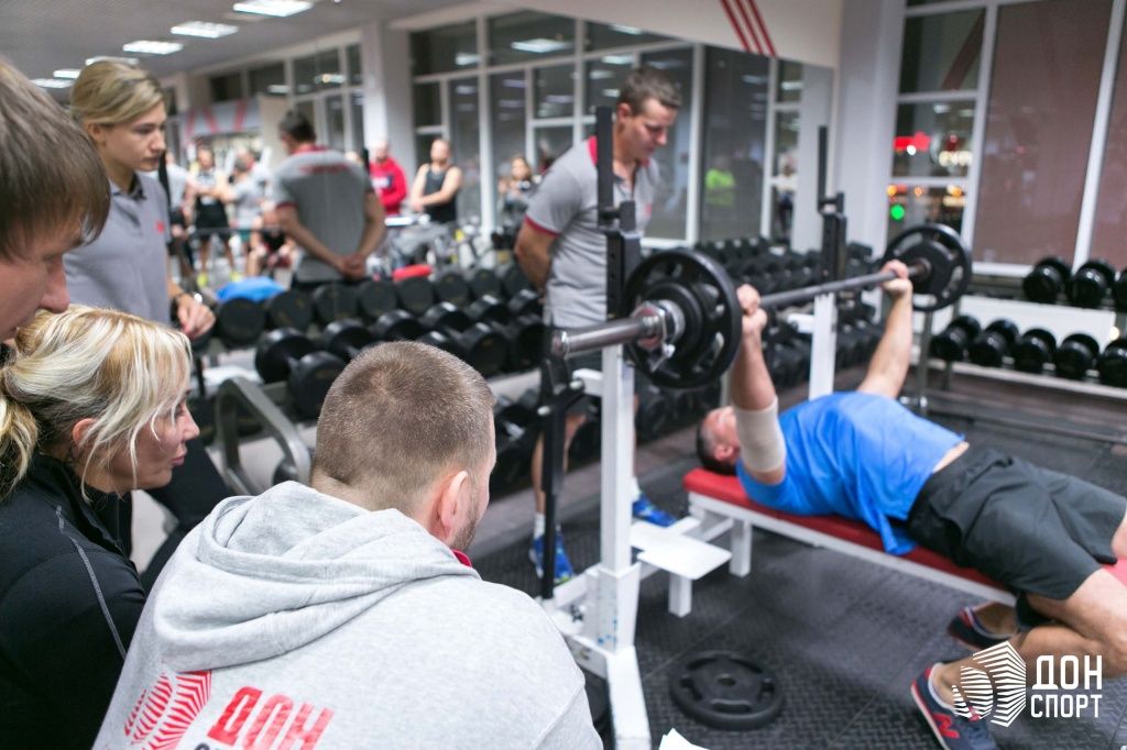 упражнение - как накачать грудные мышцы