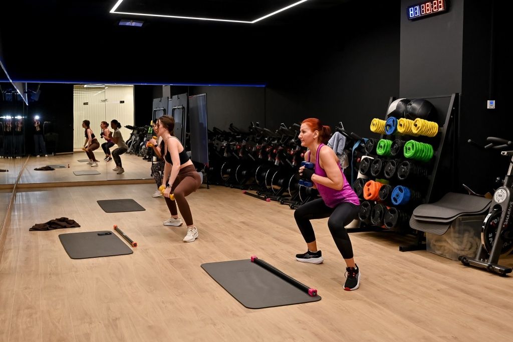 лучшие упражнения с гантелями упражнения с гантелями